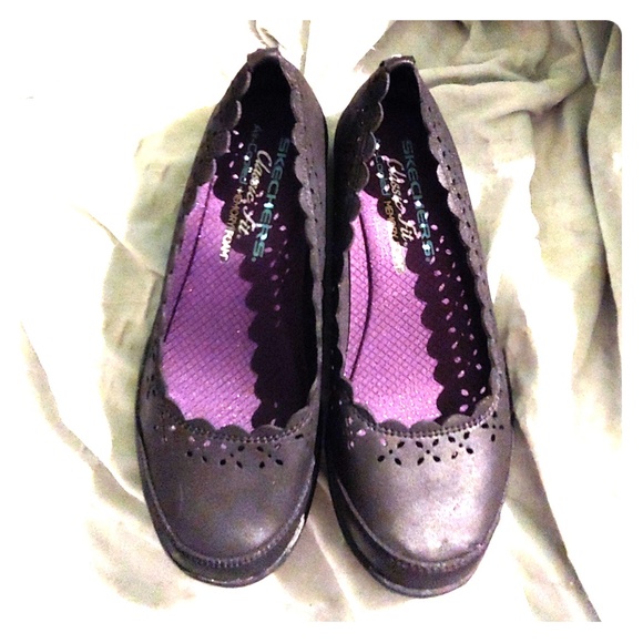 NWOT Skechers classic fit memory foam black flats NWOT Skechers classic fit memory foam black flats